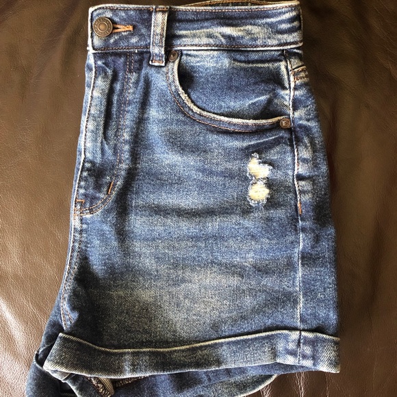 American Eagle Stretch Highest Rise Mom Shorts Size 4 - Picture 3 of 5